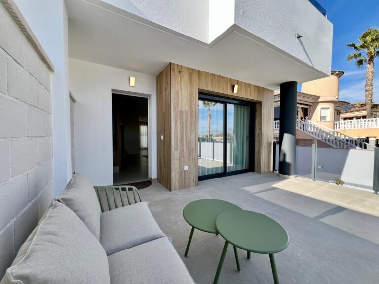 c21f1bd1-6fa4-48e5-80a1-1929889cb00e